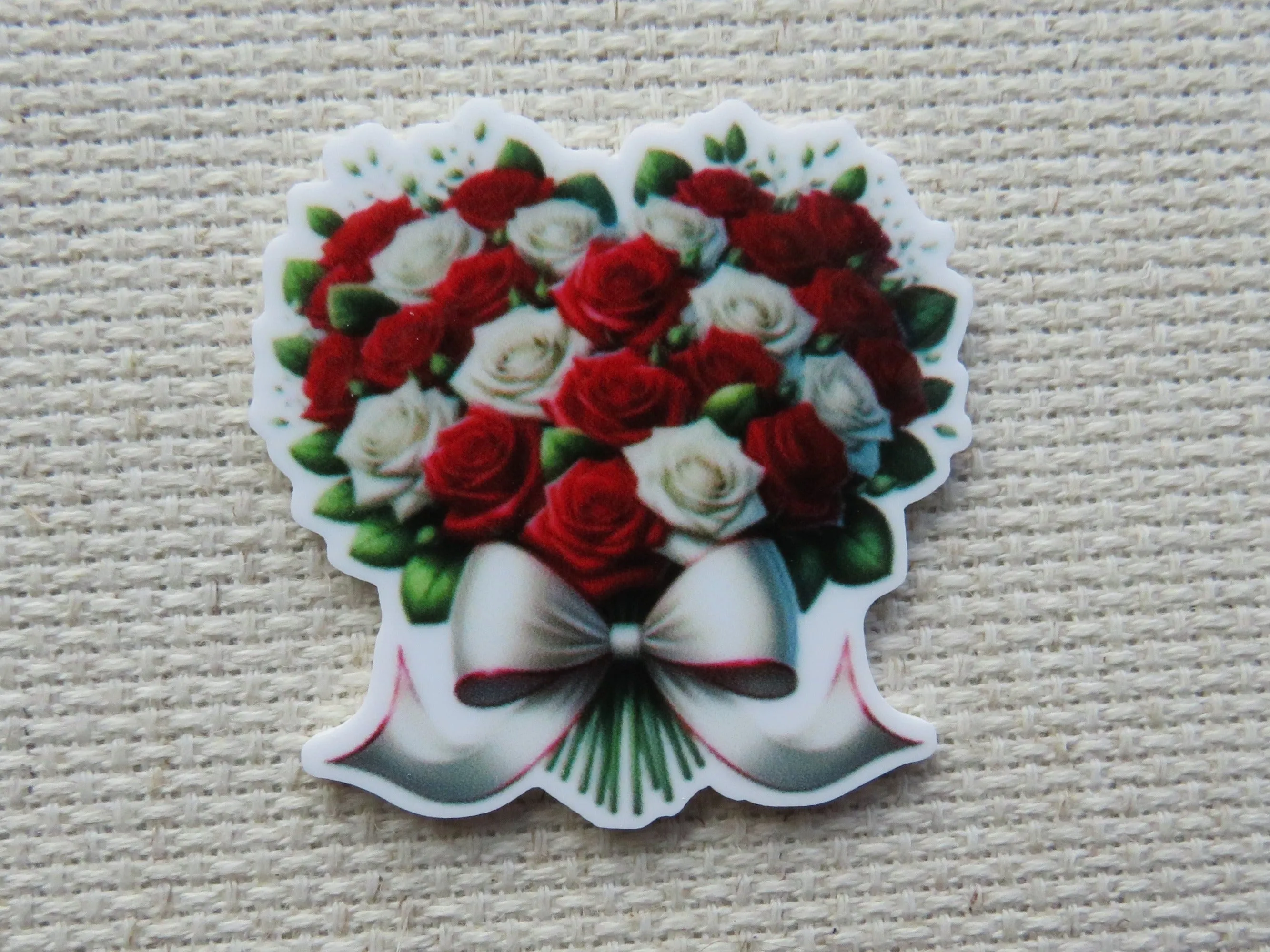 Red and White Rose Bouquet Needle Minder, Cover Minder, Magnet