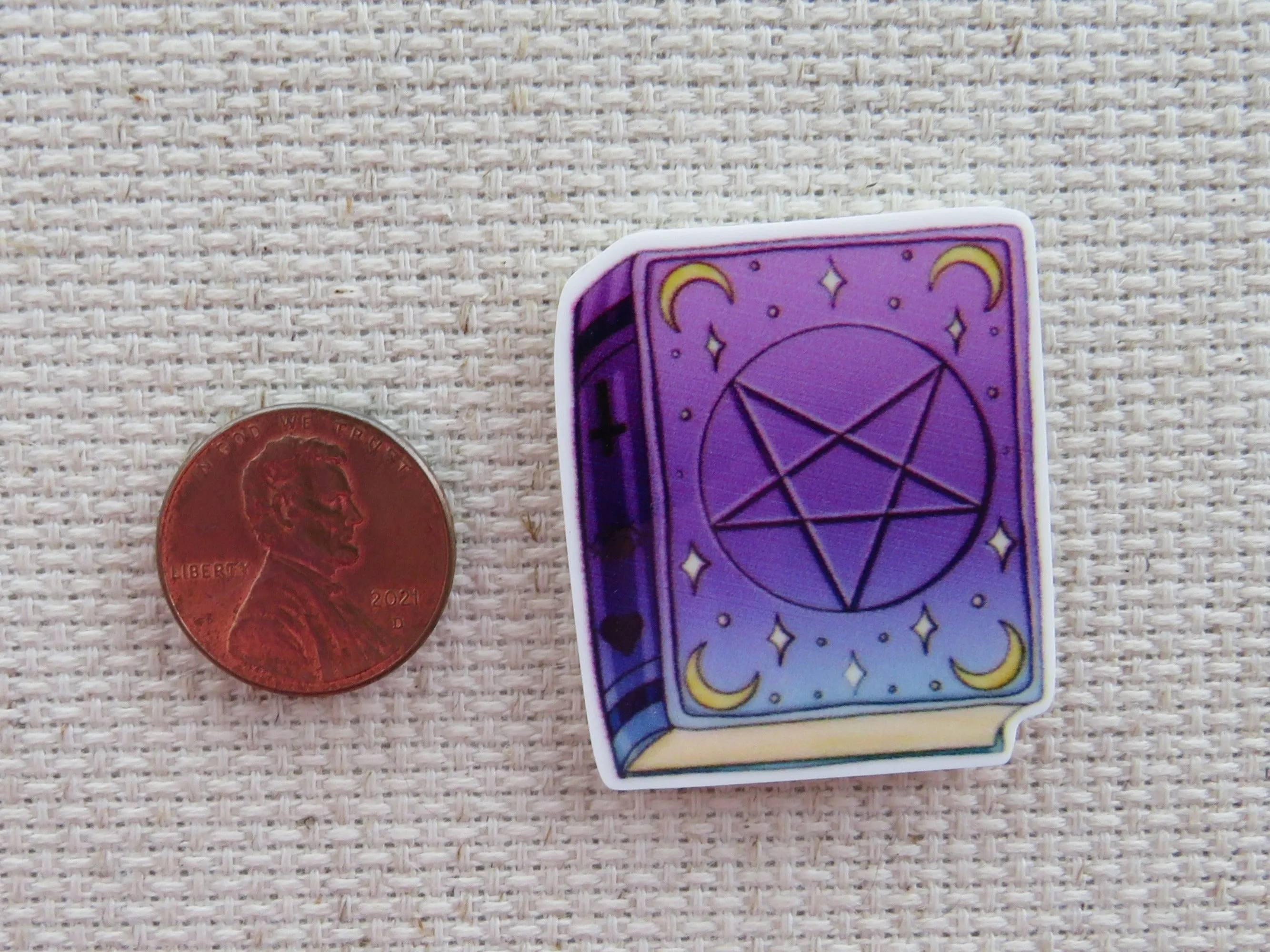 Witch's Spell Book Needle Minder, Cover Minder, Magnet